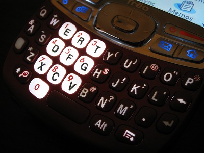 treo680red_120801_006.jpg